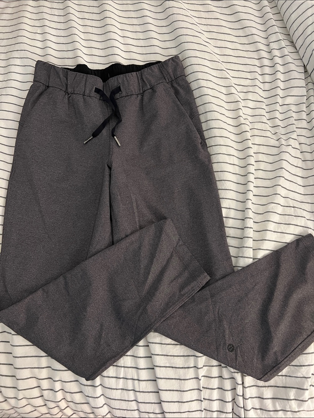 lululemon athletica Women's Heathered Dark Gray Drawstring Joggers